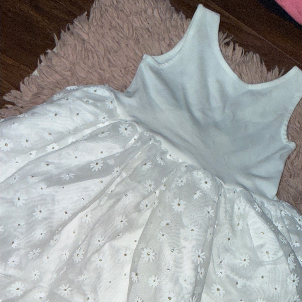 Charming White Floral Kids Dress. Never Worn